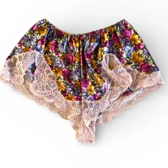 Vintage Oscar de la Renta Panties Size 7 Floral and Lace Union Made USA - Picture 1 of 9